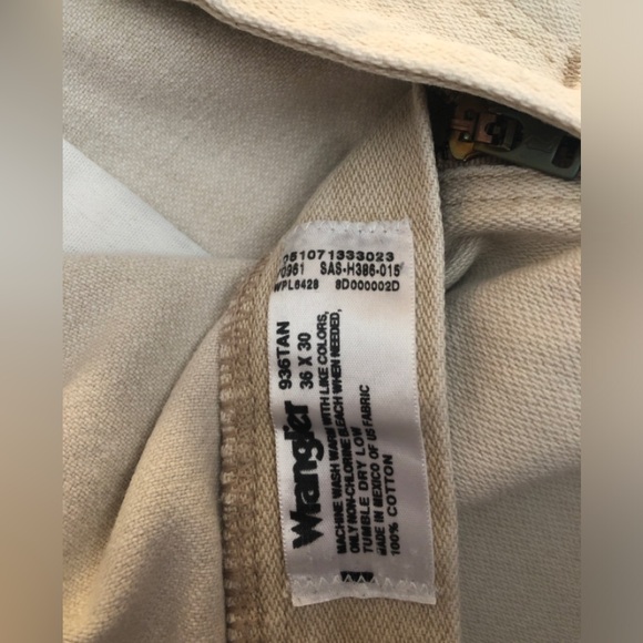 Men's Wrangler Beige Straight-Leg Jeans - Classic Casual 
Size 36x30
EUC - Picture 6 of 11